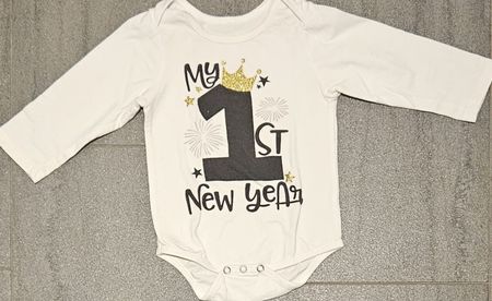 Body mit Aufdruck My 1st New Year Grösse 74