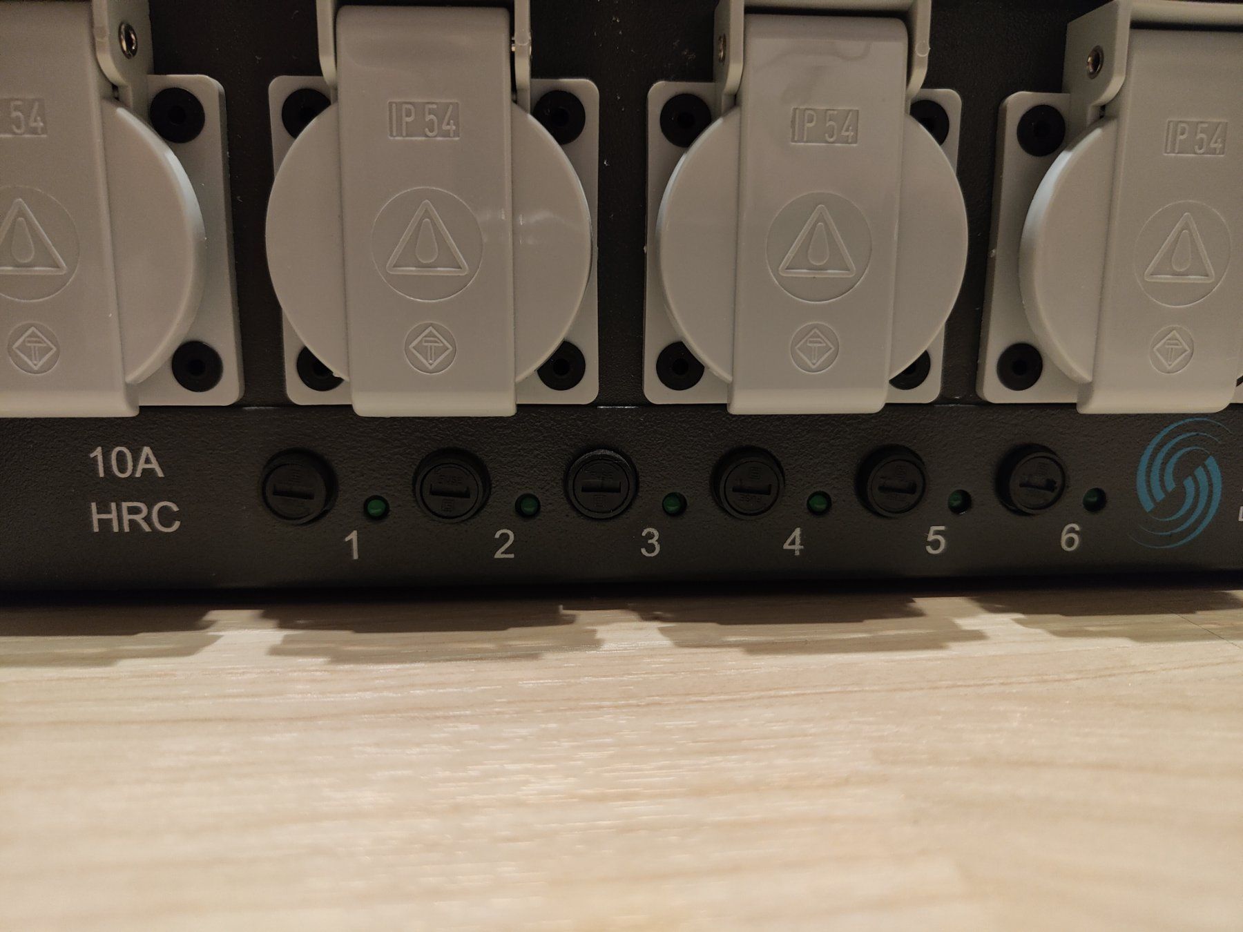 Stromzufuhr: Dimmer(-koffer), Strand Lightning Act 6+ – Gebraucht aus Romanshorn von katoomba11 5