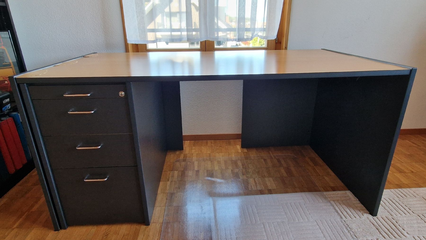 Schreibtische: Solid desk with drawers  – Gebraucht aus Oberburg von aurora_ch 1
