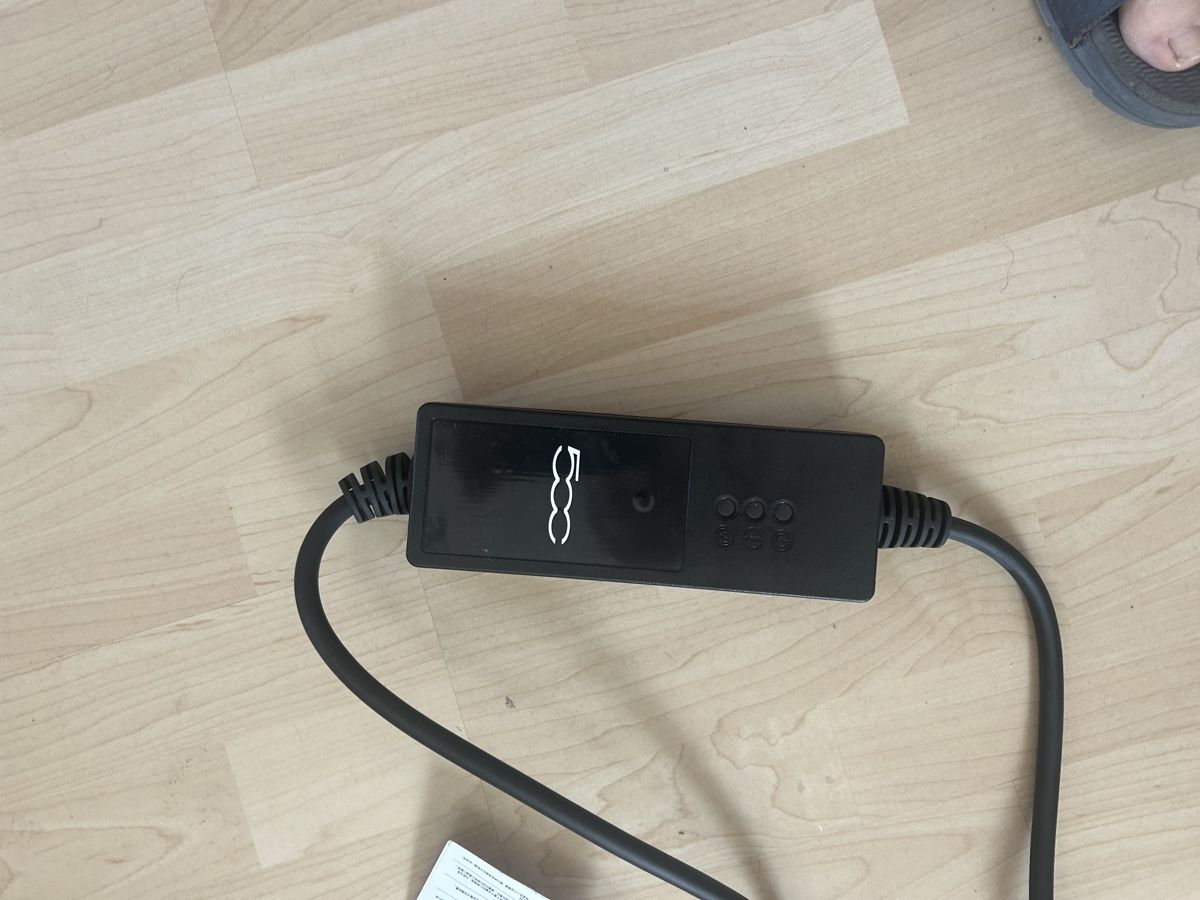 Kabel: Ladekabel Elektroauto Ladeleitung Fiat 500 Neu – Gebraucht aus Allschwil von utzpete 2