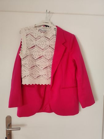 H&M pink blazer and Only Spitzenoberteil, S