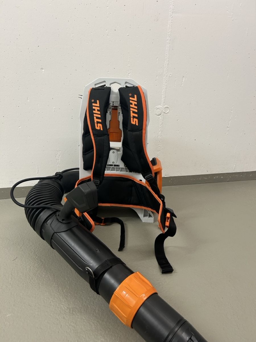 Stihl Aspirateurs & souffleurs à feuilles: STIHL Laubbläser Rückentragbar – Défectueux à Rothrist par Miri_sm6