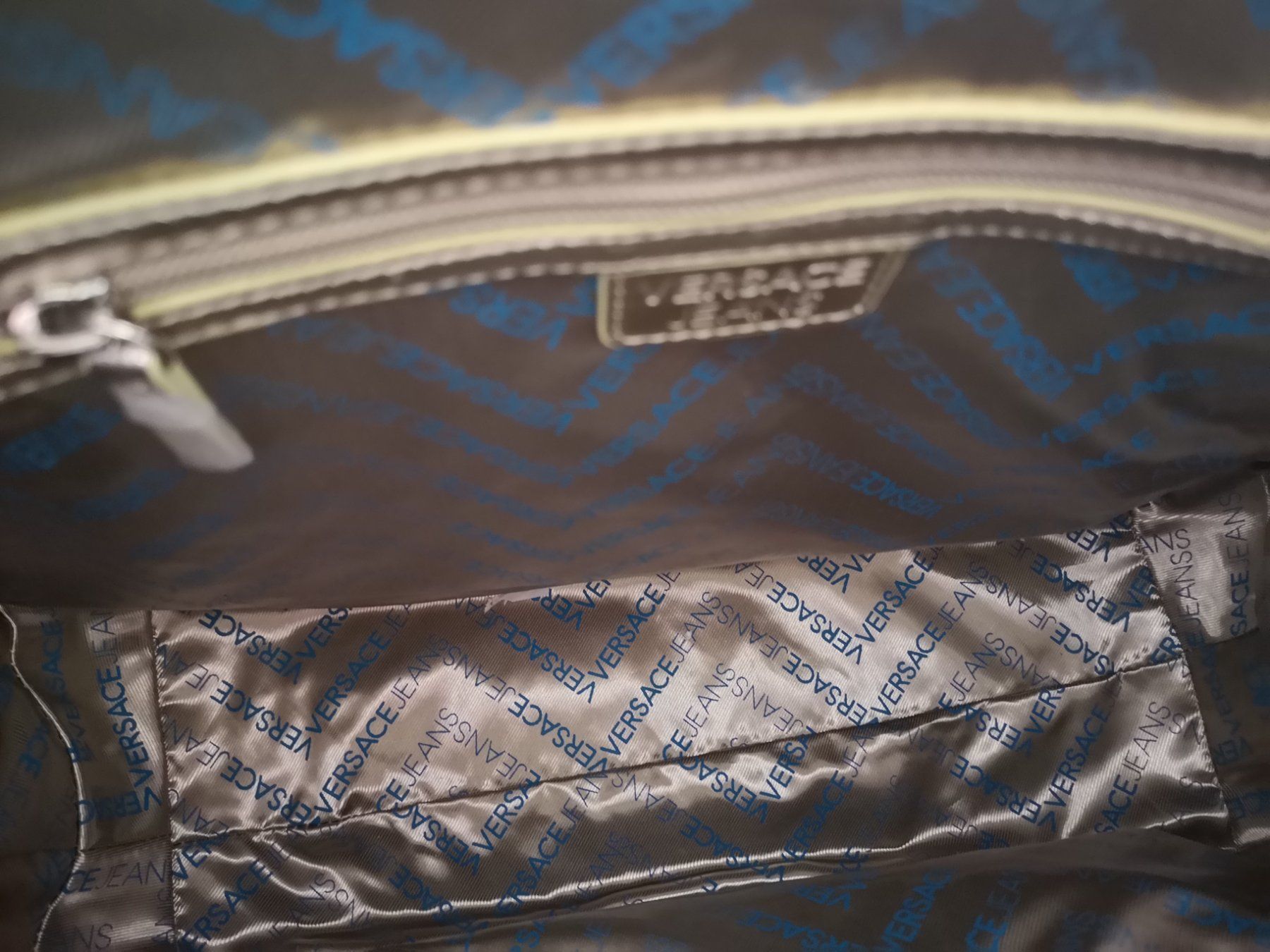 Versace Borse da donna: VERSACE / Original / Super offre ! – Usato da Bulle venduto da italicum 8