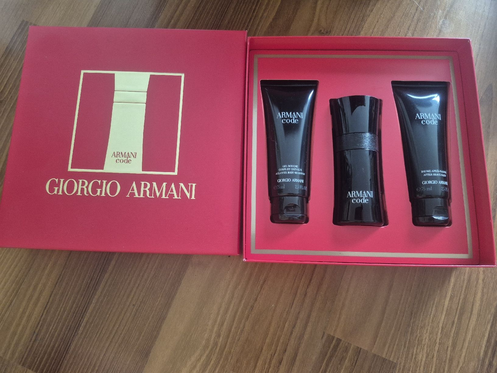 Armani Parfum & Eau de Toilette: Giorgio Armani Code, Duschgel, After Shave Balm, Eau de Toi. – Gebraucht aus Luzern von nor_fr6y