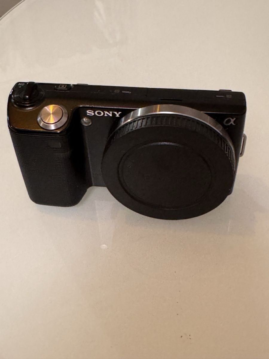 Sony Fotocamera: Body Sony NEX-5 gebraucht  – Usato da Basel venduto da Stuyeros