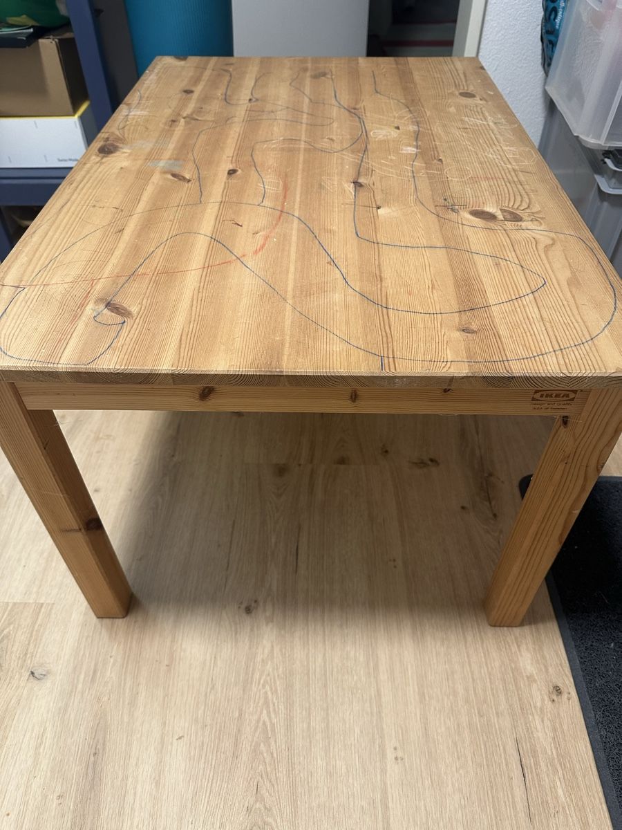 Ikea Tavoli: Kindertisch aus Holz – Usato da Wettingen venduto da sue_2v99