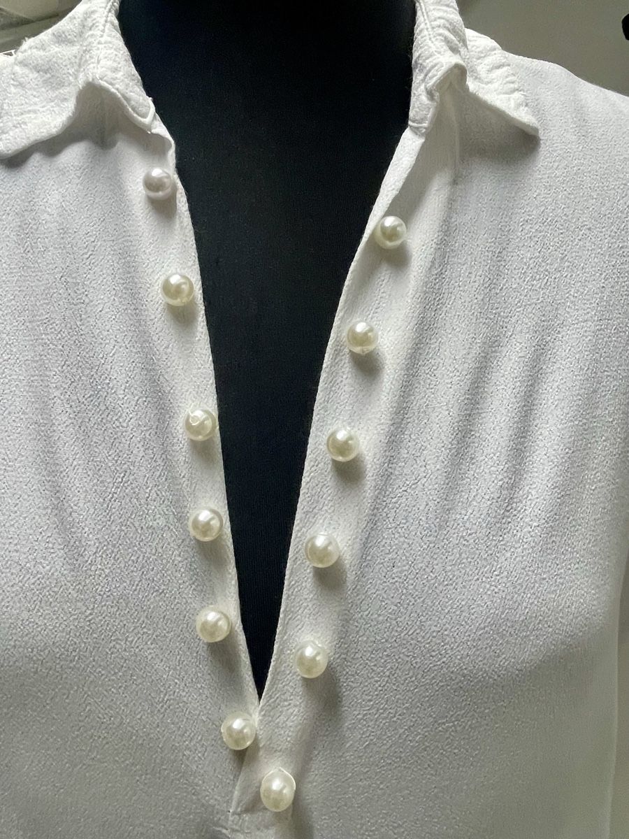 Bershka Camicette: Bershka Bluse mit Perlen reine Viskose – Nuovo (secondo la descrizione) da Urdorf venduto da Anassor 1