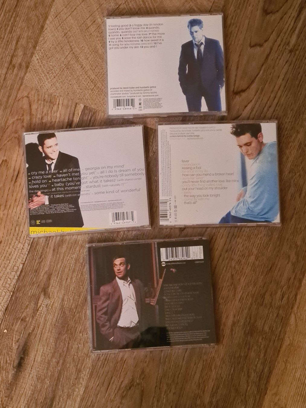 CD: 3 CDs vom Michael Bublé, 1 CD von Robbie Williams – Usato da Olten venduto da chaas21 1