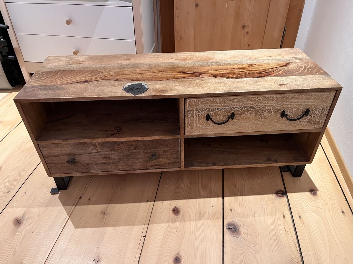 Cassettiere: Kommode Holz rustikal – Usato da Maienfeld venduto da DivicoHelveticus