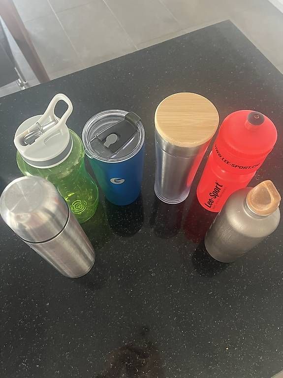 Gourdes & Thermos: Diverse Flaschen (reserviert) – D'occasion à Winterthur par dieseliese