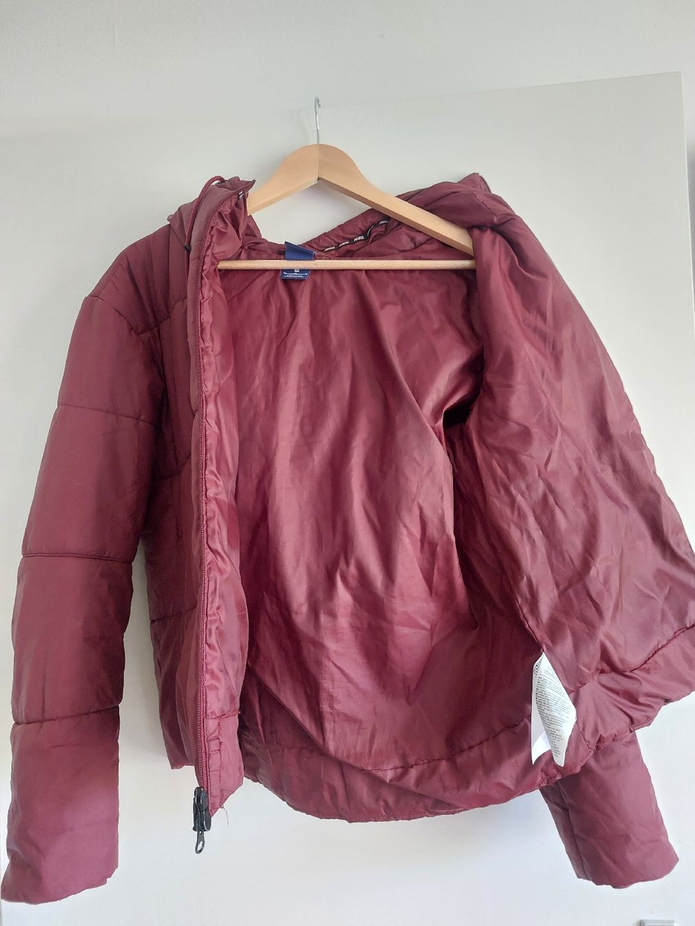 Nike Giacche: rot-violette Nike Jacke Gr. M – Usato da Ostermundigen venduto da Bijouxx 1