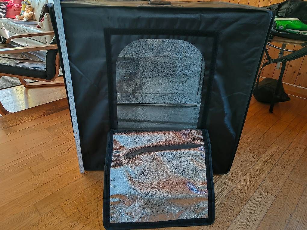 Labor & Dunkelkammer: Photo Studio Lightbox – Gebraucht aus Winterthur von Noah_Maghrebi