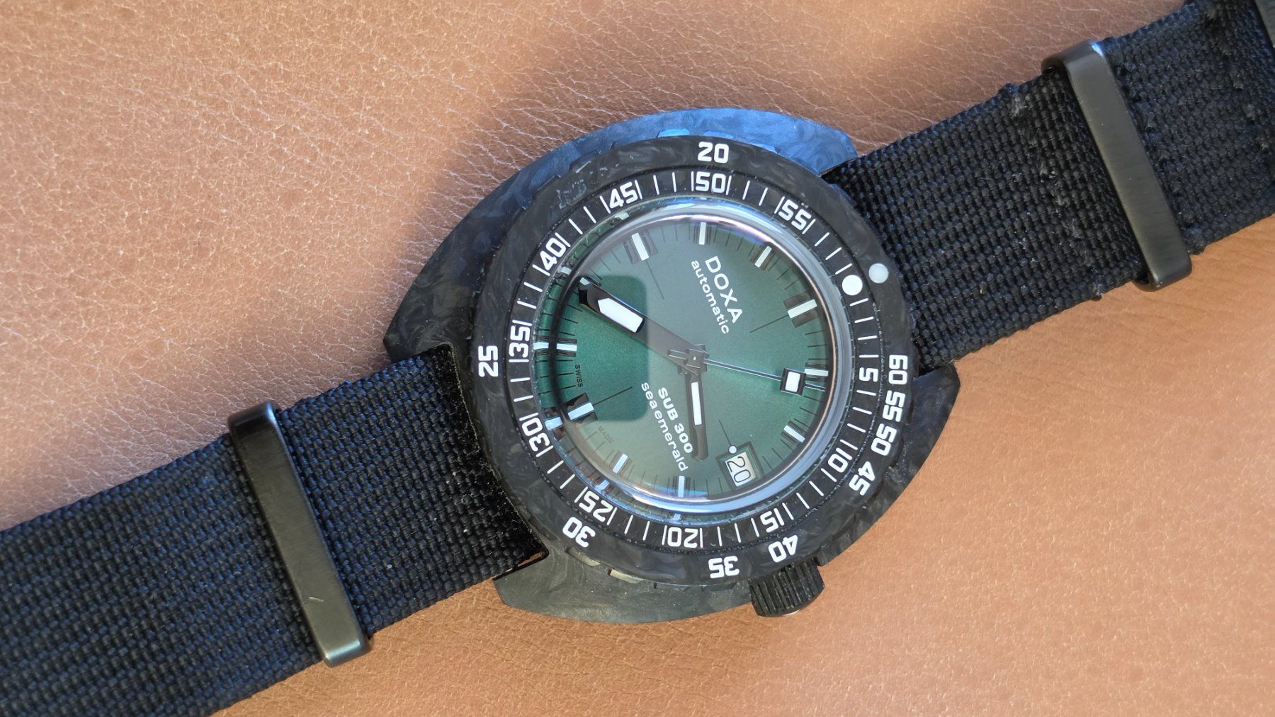 Doxa Orologi: Doxa Sub 300 carbon wie neu – Usato da Aarau Rohr venduto da Olivier5032 6