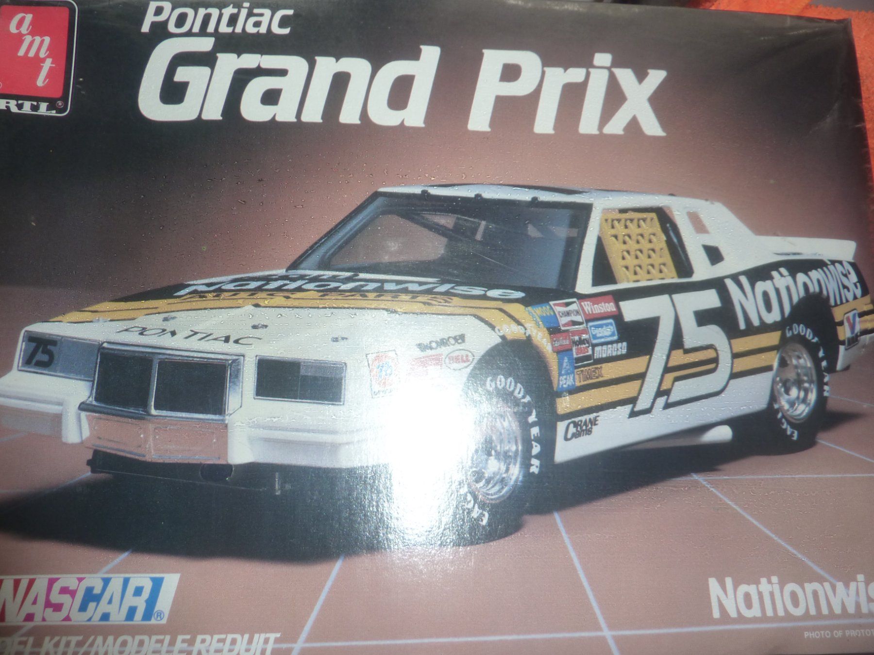 Kits de montage: NASCAR – Neuf avec emballage d'origine à Balsthal par bouteliee