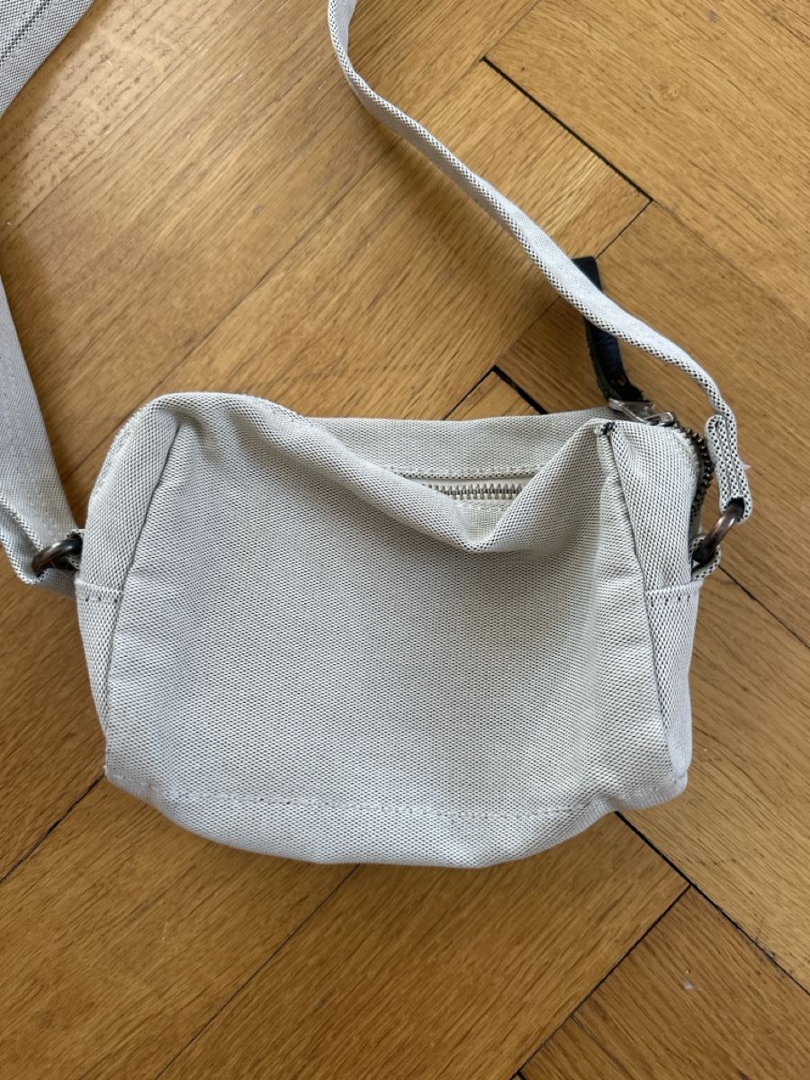 Autres vêtements & accessoires: pochette Qwstion – D'occasion à Villeneuve VD par founy 1