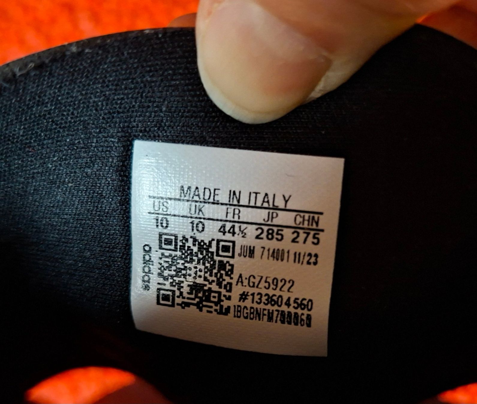 Adidas Herrenschuhe: Adiletten schwarz Adidas Gr. 44 – Neu und originalverpackt aus Küssnacht am Rigi von AutoVilla 2