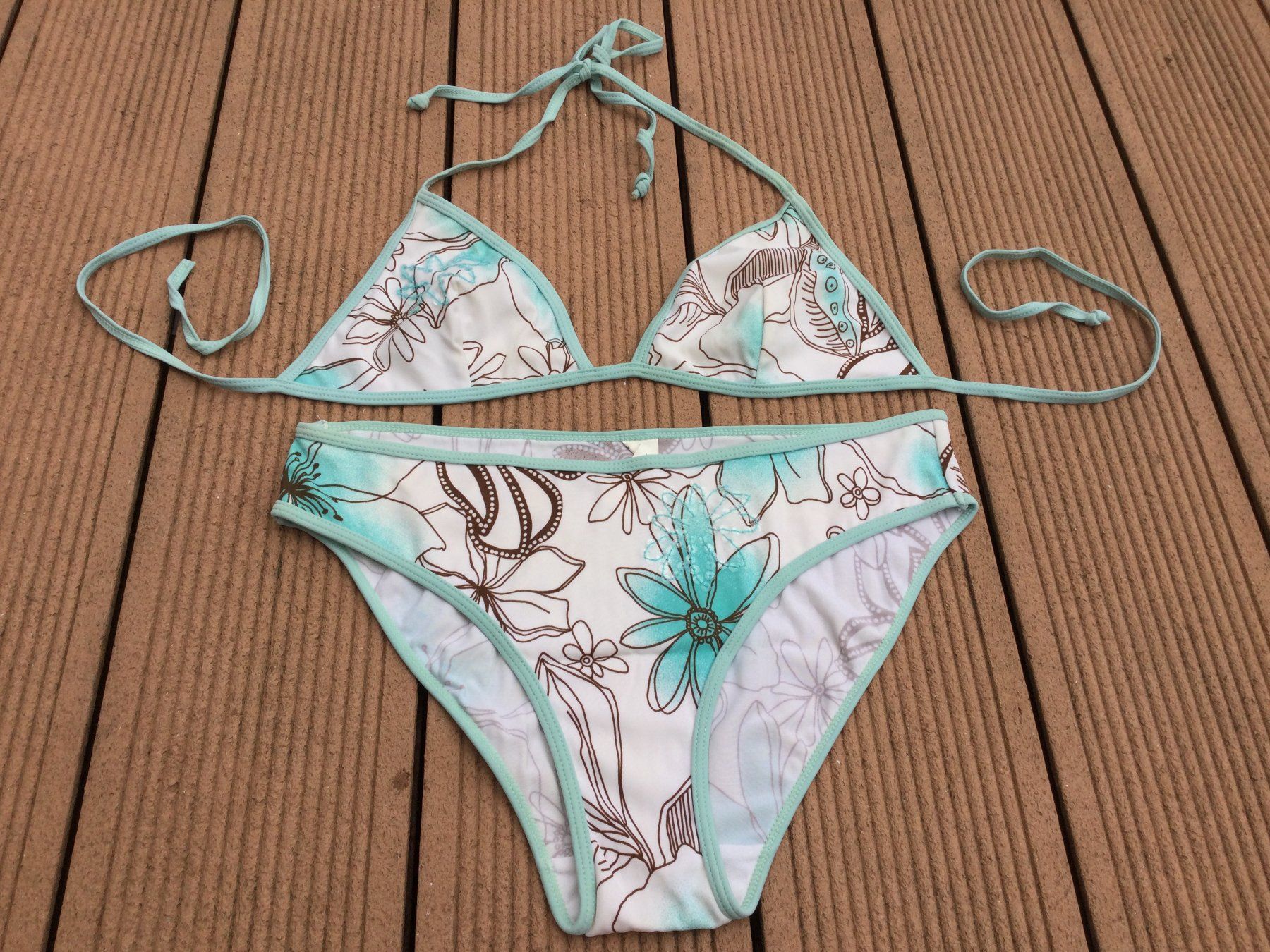 Costumi da bagno & Bikini: Maillot de bain/Bikini motifs fleurs & sequins, taille M – Usato da Agiez venduto da chouchanelle 3
