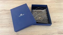 Collier Swarovski tendance, neuf dans sa boîte d'origine