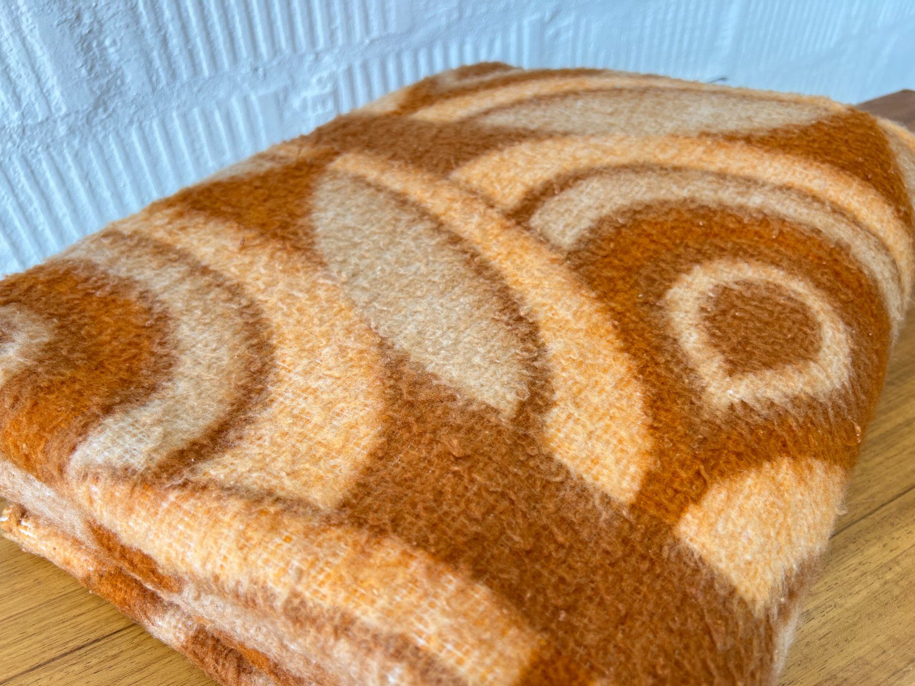 Coperte: Vintage Tagesdecke I 70er Jahren – Usato da Walzenhausen venduto da stilvollwohnen 1