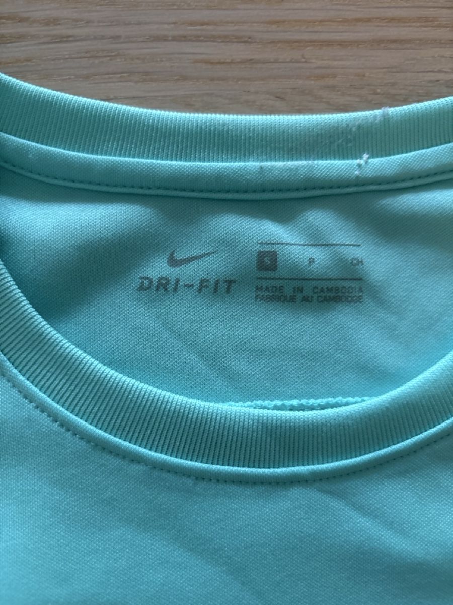 Nike T-shirt: Nike Dri-Fit Sportshirt – Usato da Rafz venduto da mar_j7dl 1