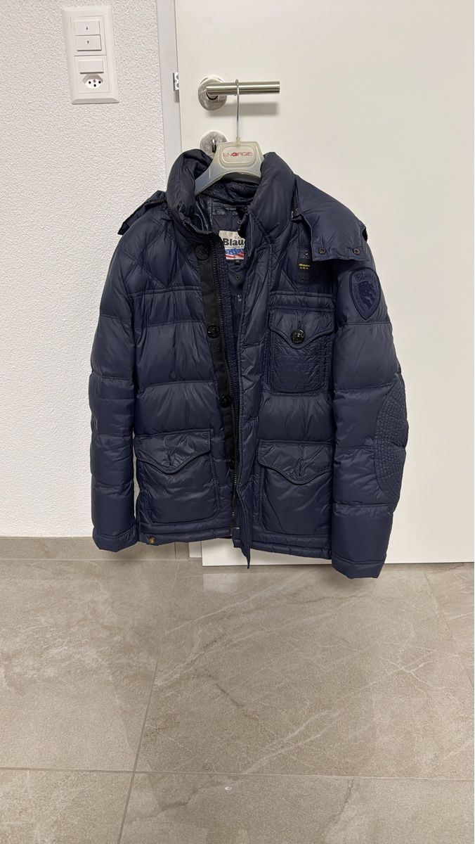 Giacche: Blauer Daunenjacke Grösse M – Usato da Kloten venduto da skit87