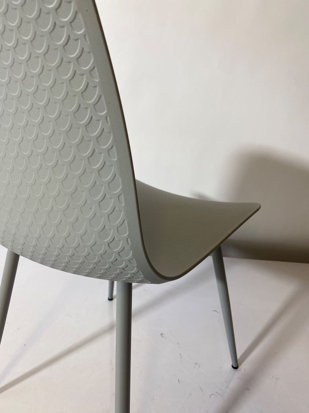 Chaises: Stuhl mit Eyecatcher – D'occasion à Otelfingen par dekor01 1