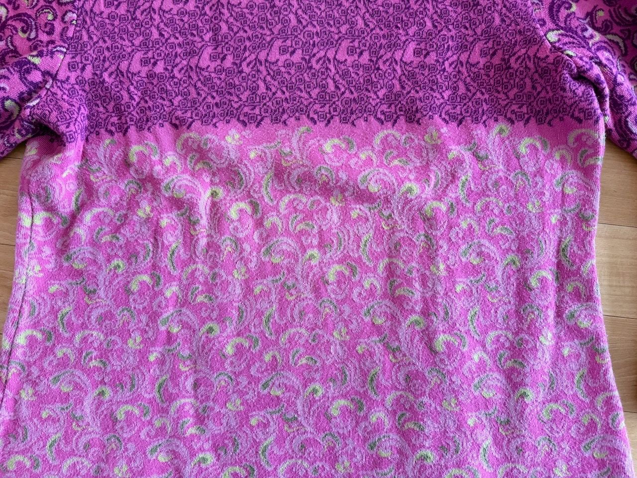 Maglioni & Felpe: Baumwollpullover mit schönem  Muster, Gr. M – Usato da Winterthur venduto da 1956ingi 5