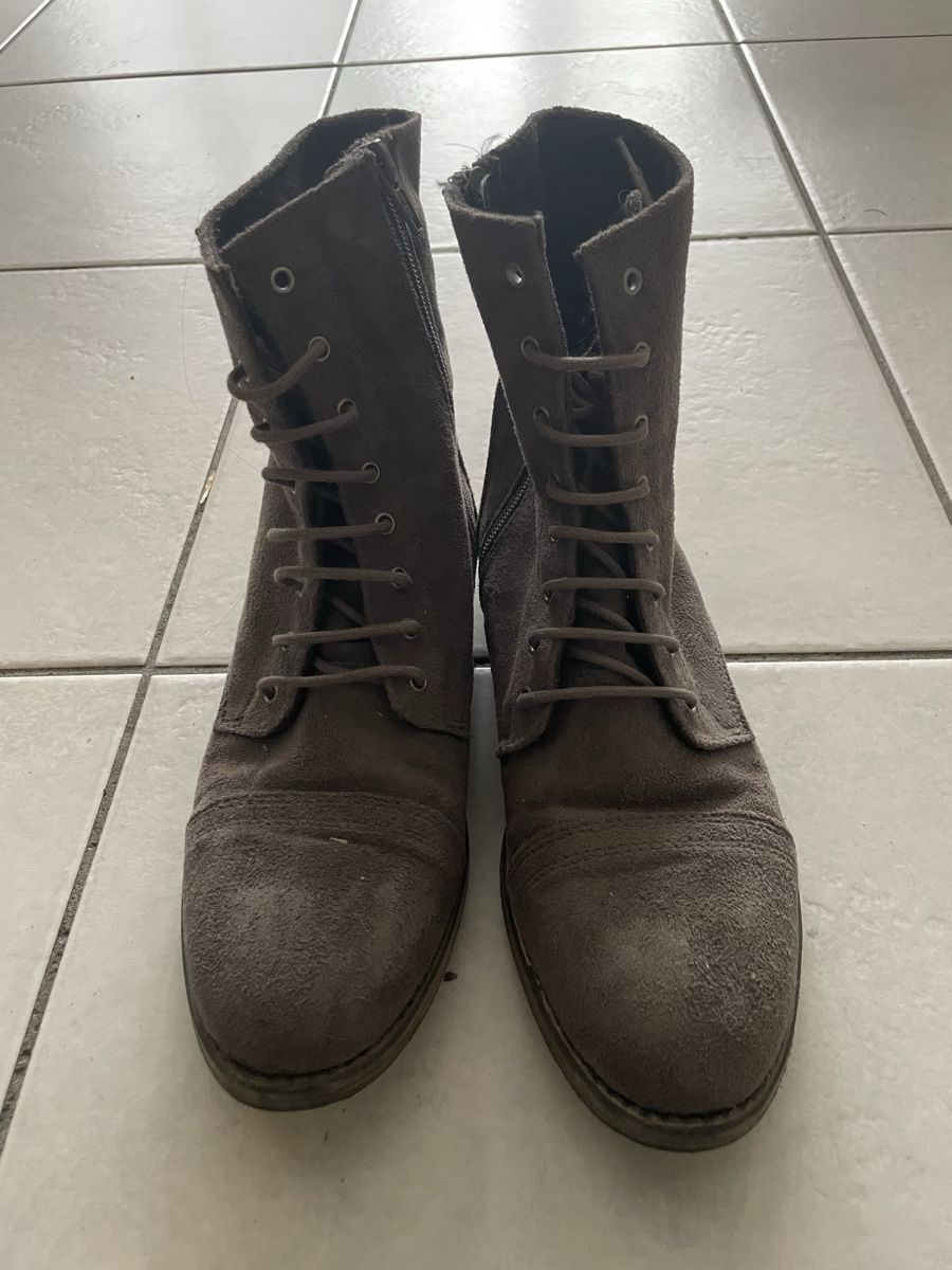 Scarpe da donna: Graue Schnürstiefel,Grösse 38 – Usato da Winterthur venduto da Tiklo
