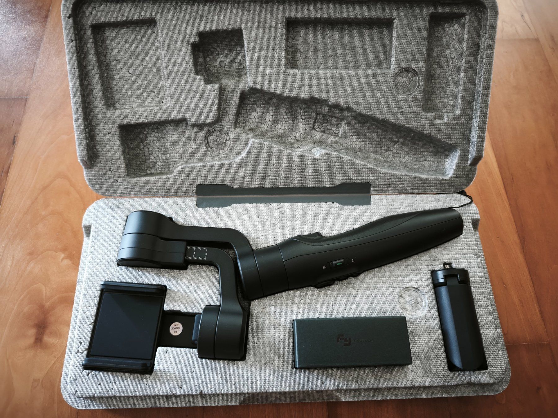 Altro in Decorazioni & Accessori: FeiyuTech Gimbal - 3-Achsen Smartphone-Stabilisator – Usato da Küttigen venduto da preichenbach 4
