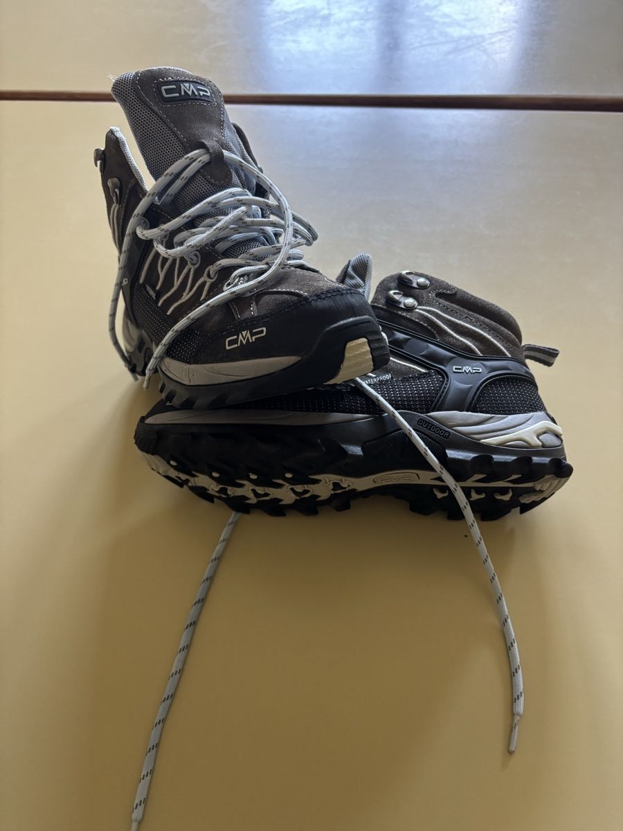 CMP Damenschuhe: CMP 37 hiking shoes like new – Gebraucht aus Morges von Brunocunha05 2