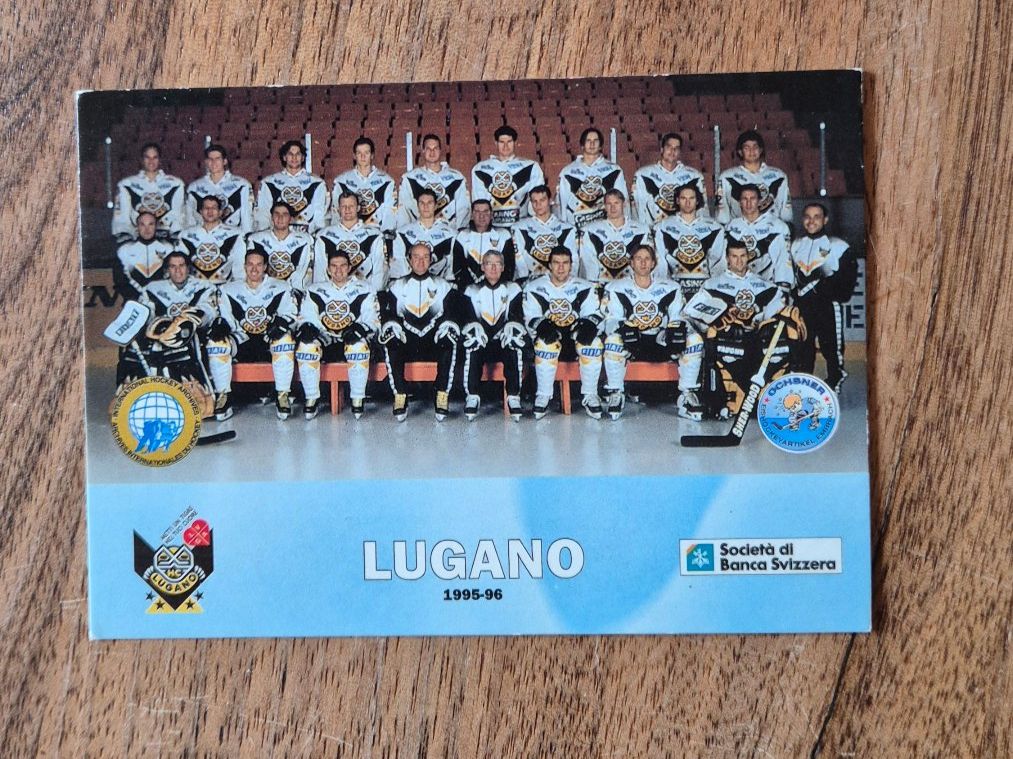 Carte collezionabili: HC Lugano - Mannschaftsbild Saison 1995/96 – Usato da Wasen im Emmental venduto da asstaehli