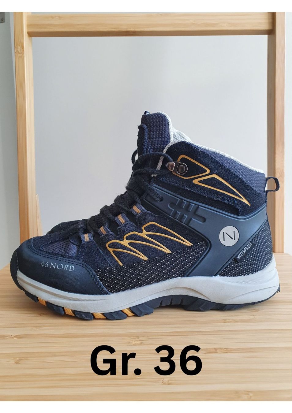 46 Nord Schuhe für Jungen: Gr.36 Wanderschuhe Kinder / 46 NORD – Gebraucht aus Neunkirch von M.Costa1