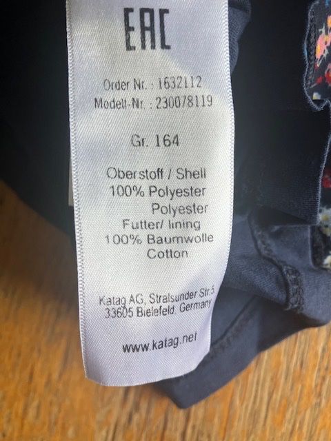Blouses, T-shirts & Tops: Langarmshirt Mädchen (Gr. 164) – D'occasion à Aathal-Seegräben par daso03 5