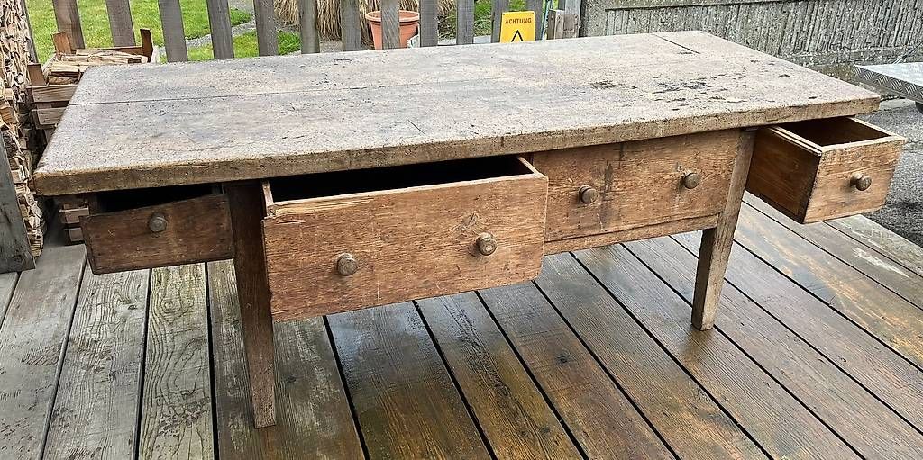 Tavoli: Antiker Rustikaler Holztisch – Usato da Lanzenhäusern venduto da Doll01 2