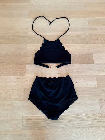 Bikini von MARYSIA SWIM mit Wellensaum in black