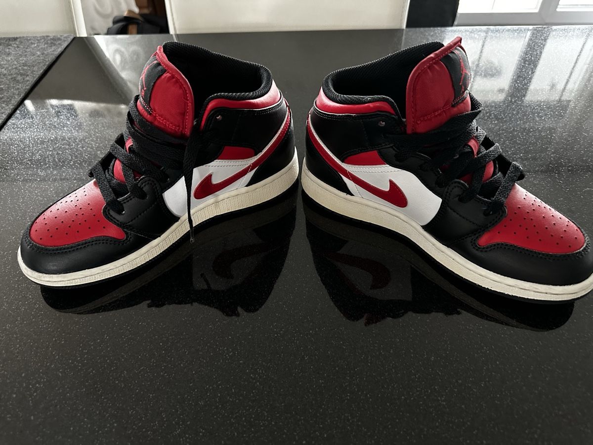 Scarpe per ragazzi: Nike Jordan rot/schwarz Gr. 36.5 – Usato da Kreuzlingen venduto da LOL101 1