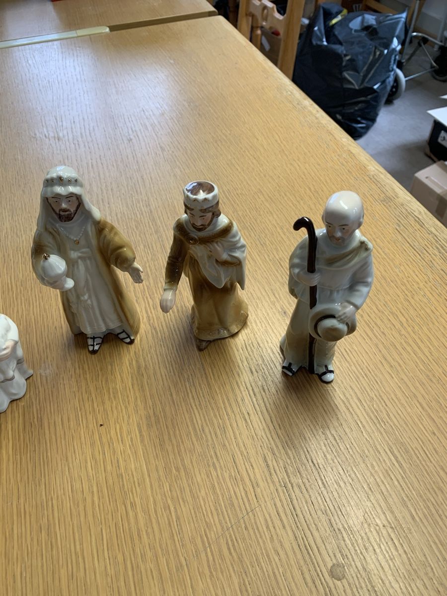 Statuette: Krippenfiguren aus Keramik, schon etwas Älter – Usato da Winden venduto da EmilNeu 1