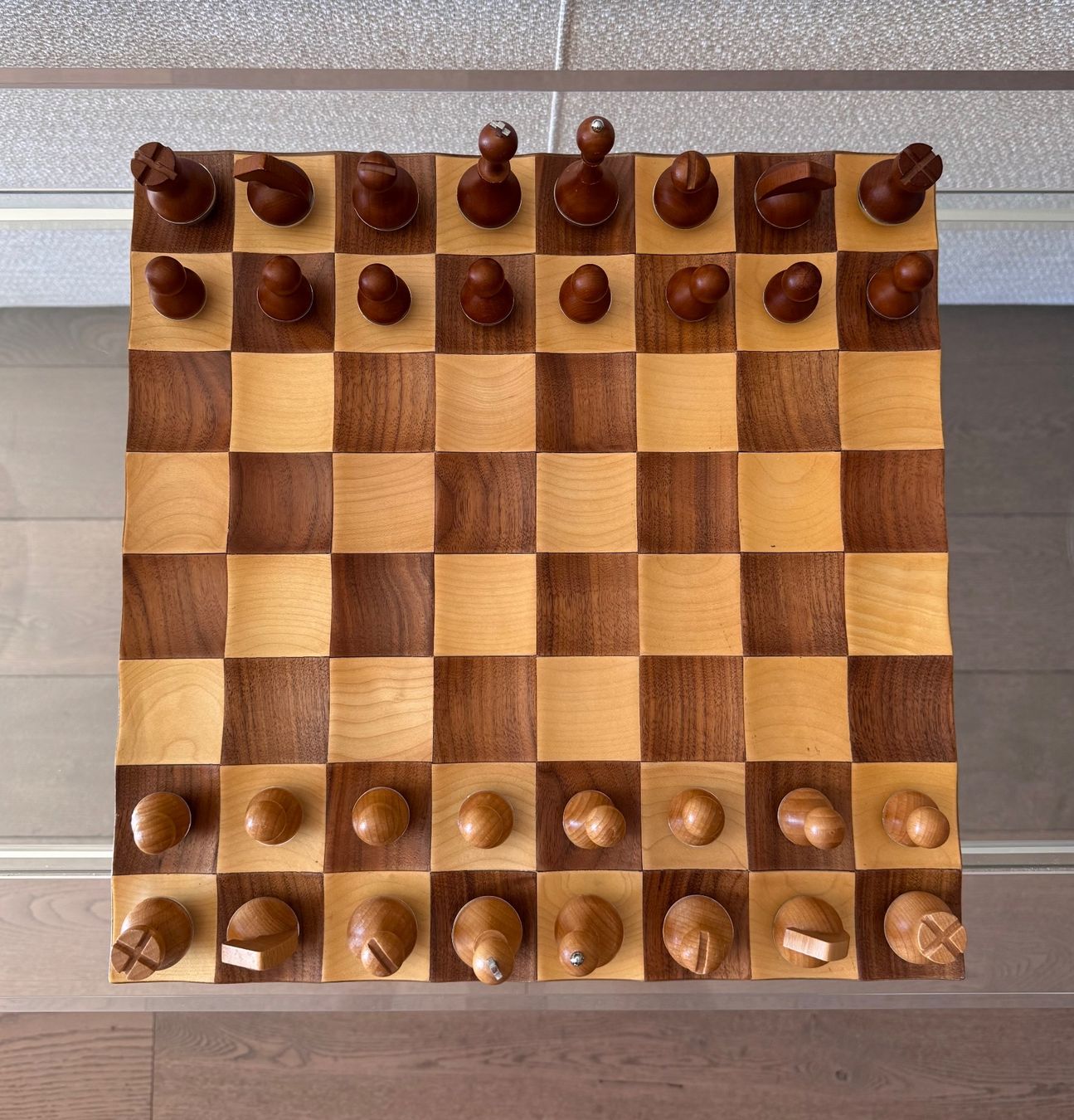 Jeux: Umbra Wobble Chess Set – D'occasion à Founex par jan_9tfz 1
