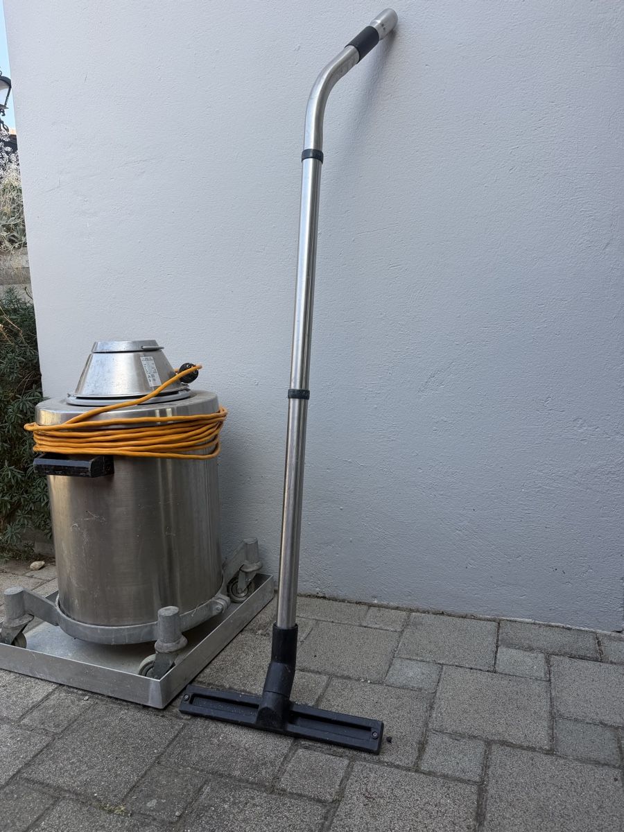 Toutes les machines: Wassersauger / Trokensauger – D'occasion à Schwarzenbach SG par Nisalo