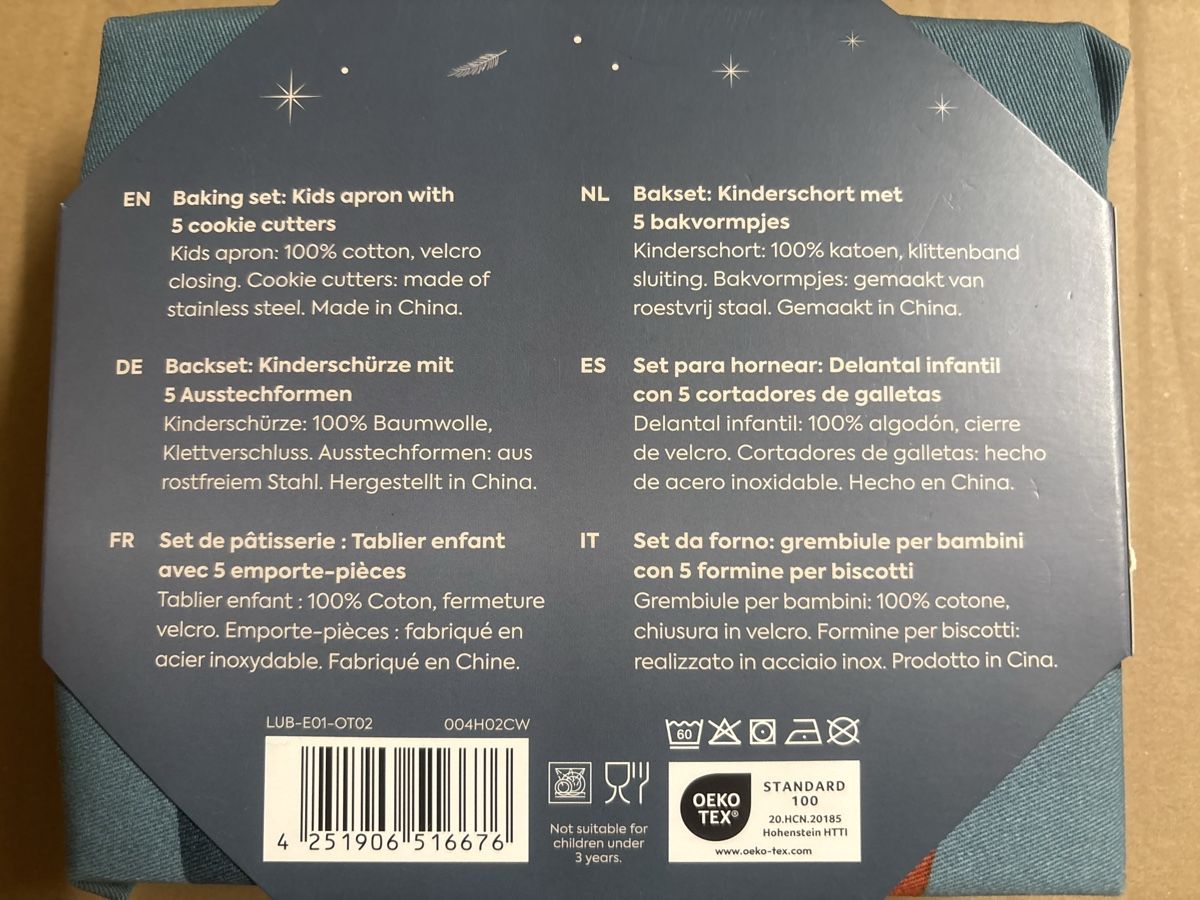 Sonstiges für Kind & Baby: Backset: Kinderschürze mit 5 Ausstechformen, Neu! – Neu und originalverpackt aus Wallisellen von ASZT 1