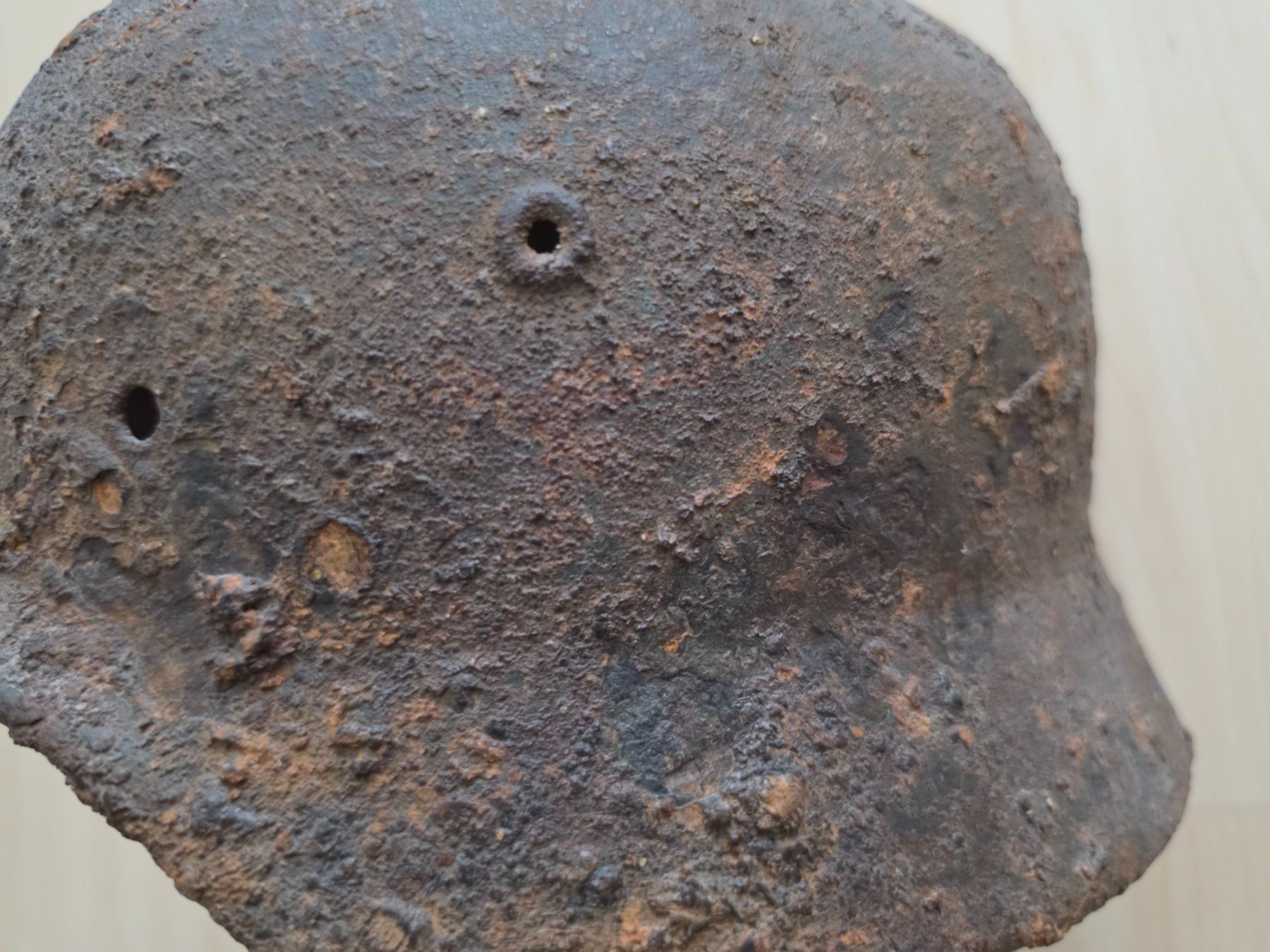 Uniformi: M35 Stahlhelm der Luftwaffe Bodenfund WW2 – Difettoso da Chur venduto da Ghostwulf 9