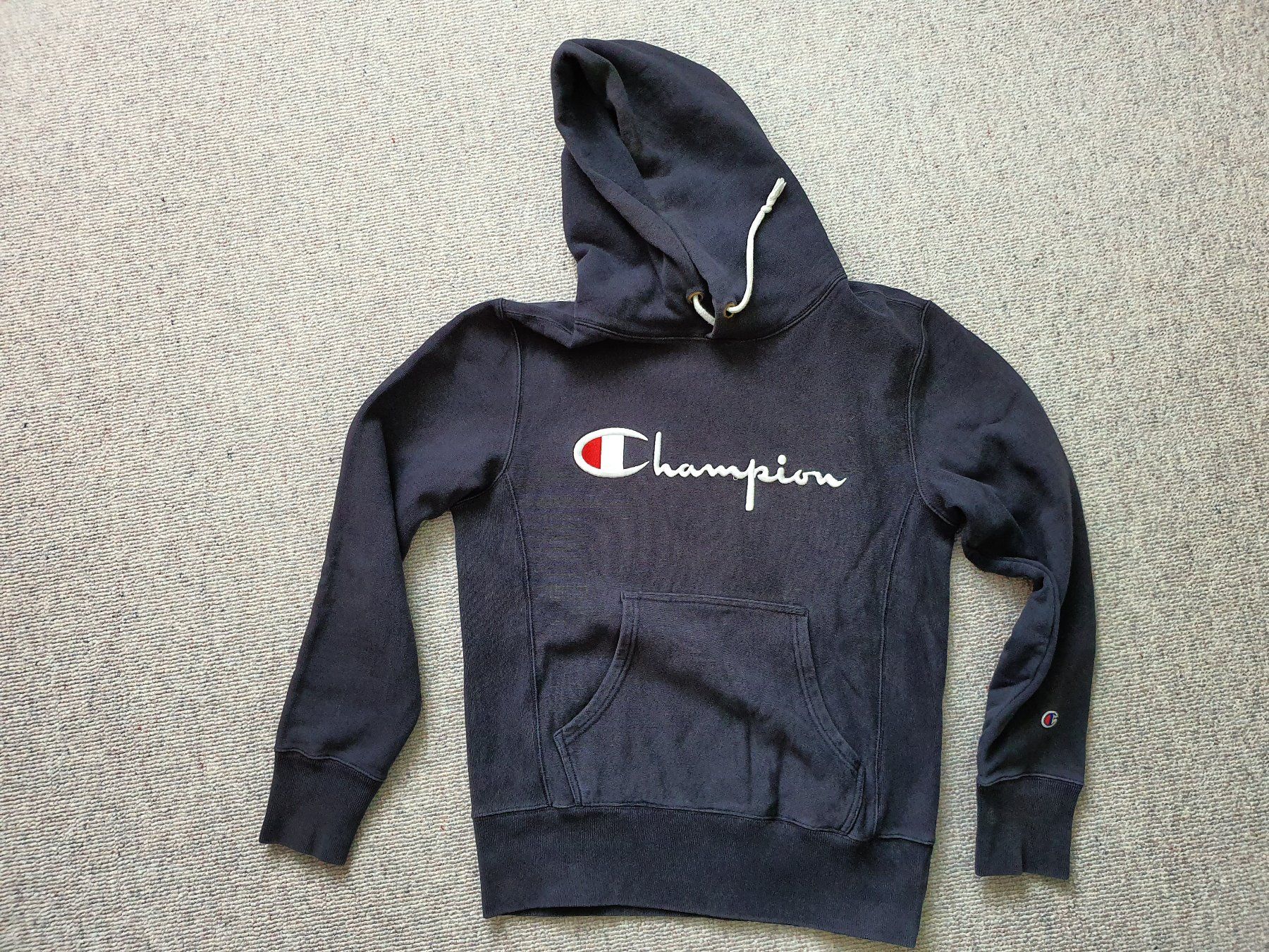 Pullover & Sweatshirts: Hoddie - Marke Champion – Gebraucht aus Schaan von nekuwi