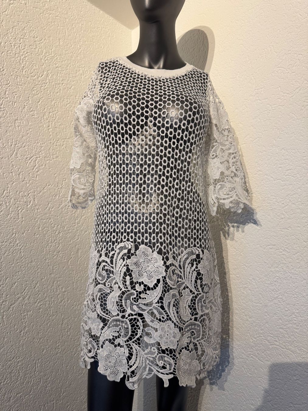 Vestiti: Kleid weiss Spitze Netzmuster Grösse M neuwertig – Usato da Frenkendorf venduto da Style365