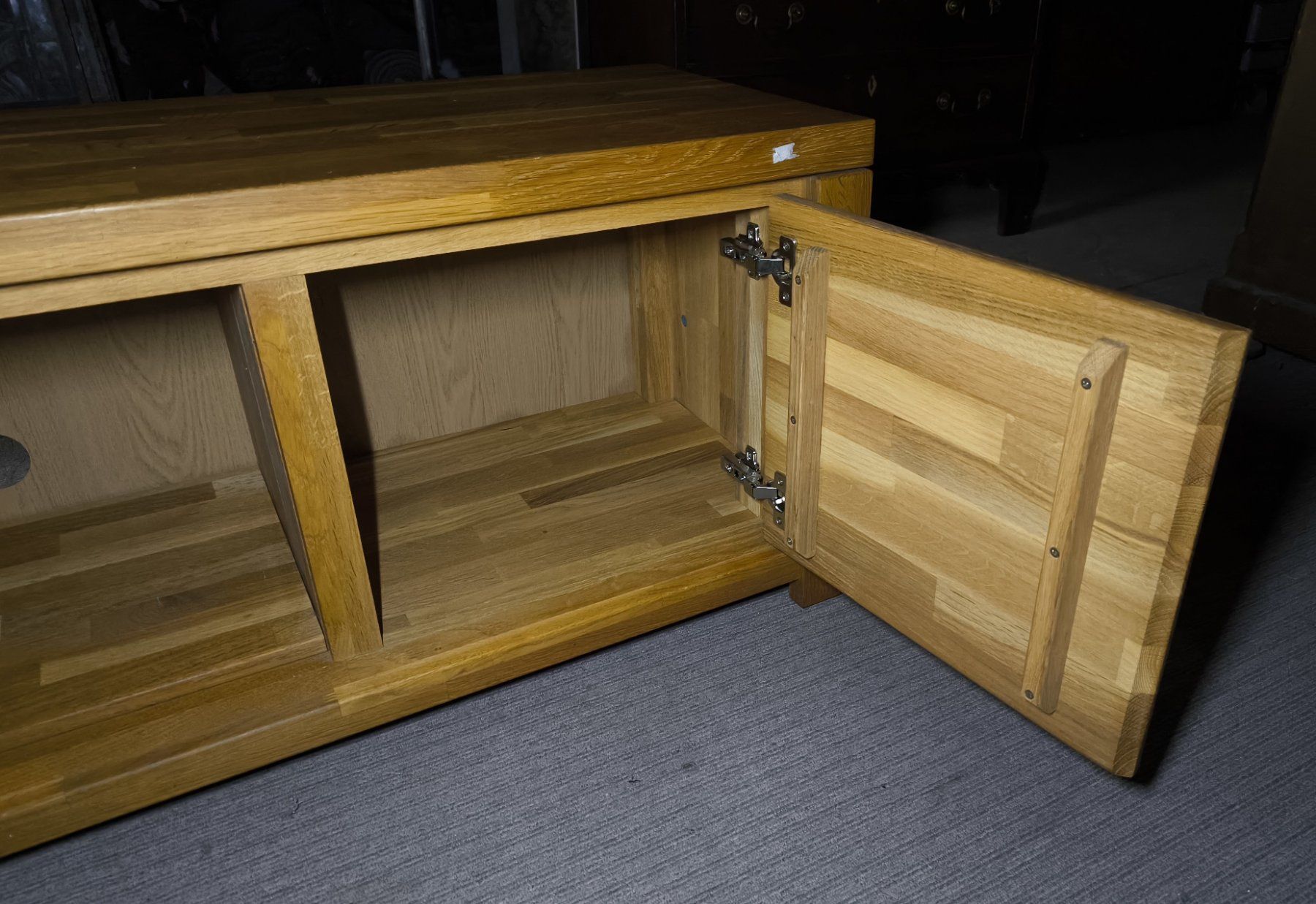 TV Möbel: TV- Möbel mit 2 Türli und 1 Nische, Buche massiv – Gebraucht aus Rorschacherberg von snOOpydOg11 2