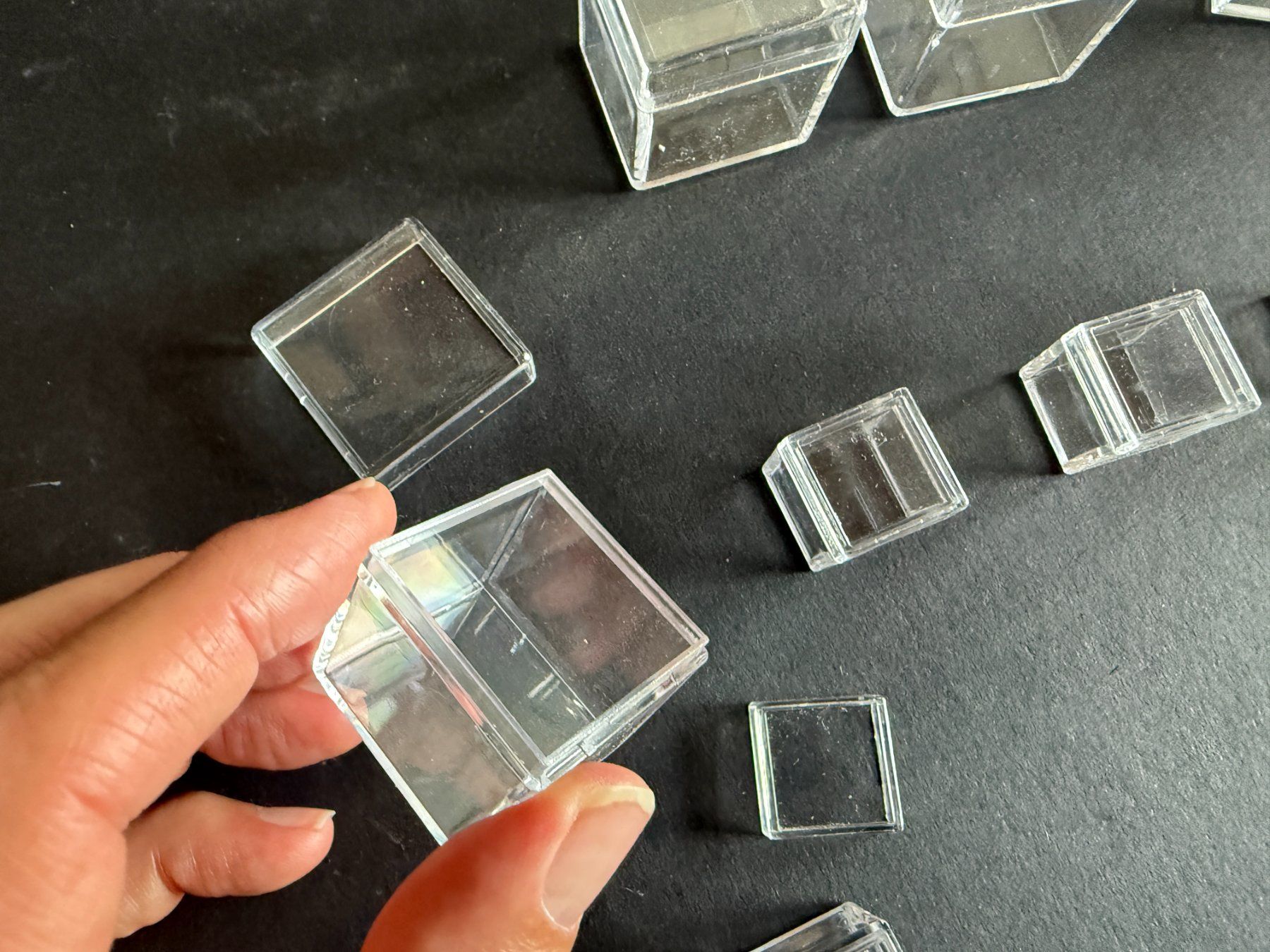 Contenitori & Simili: 10 Plastikboxen, Acryl Döschen mit Deckel – Usato da Lützelflüh-Goldbach venduto da Napfnugget01 2