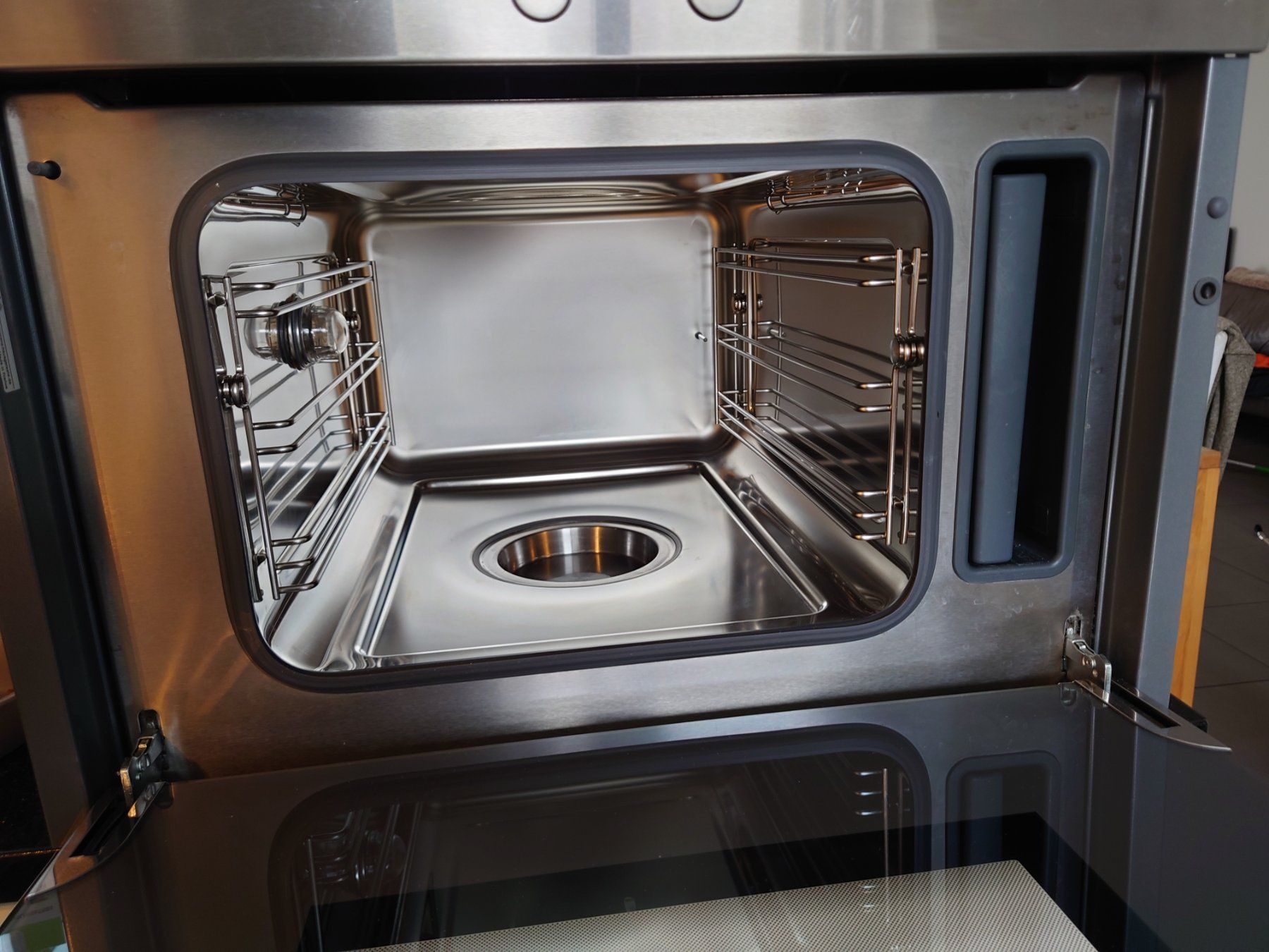 Siemens Elettrodomestici da cucina: Siemens Einbau Steamer HB26D.550C – Usato da Aesch BL venduto da mur_b7jh 3