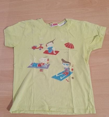 hellgrünes T-Shirt Gr. 126