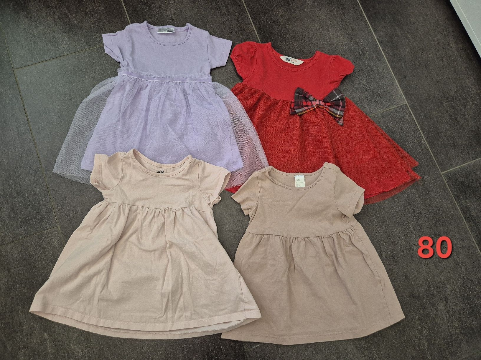 Lotti & Set di vestiti: Mädchen Sommer Kleiderpaket 74/80 – Usato da Hagenbuch ZH venduto da Hondella 2