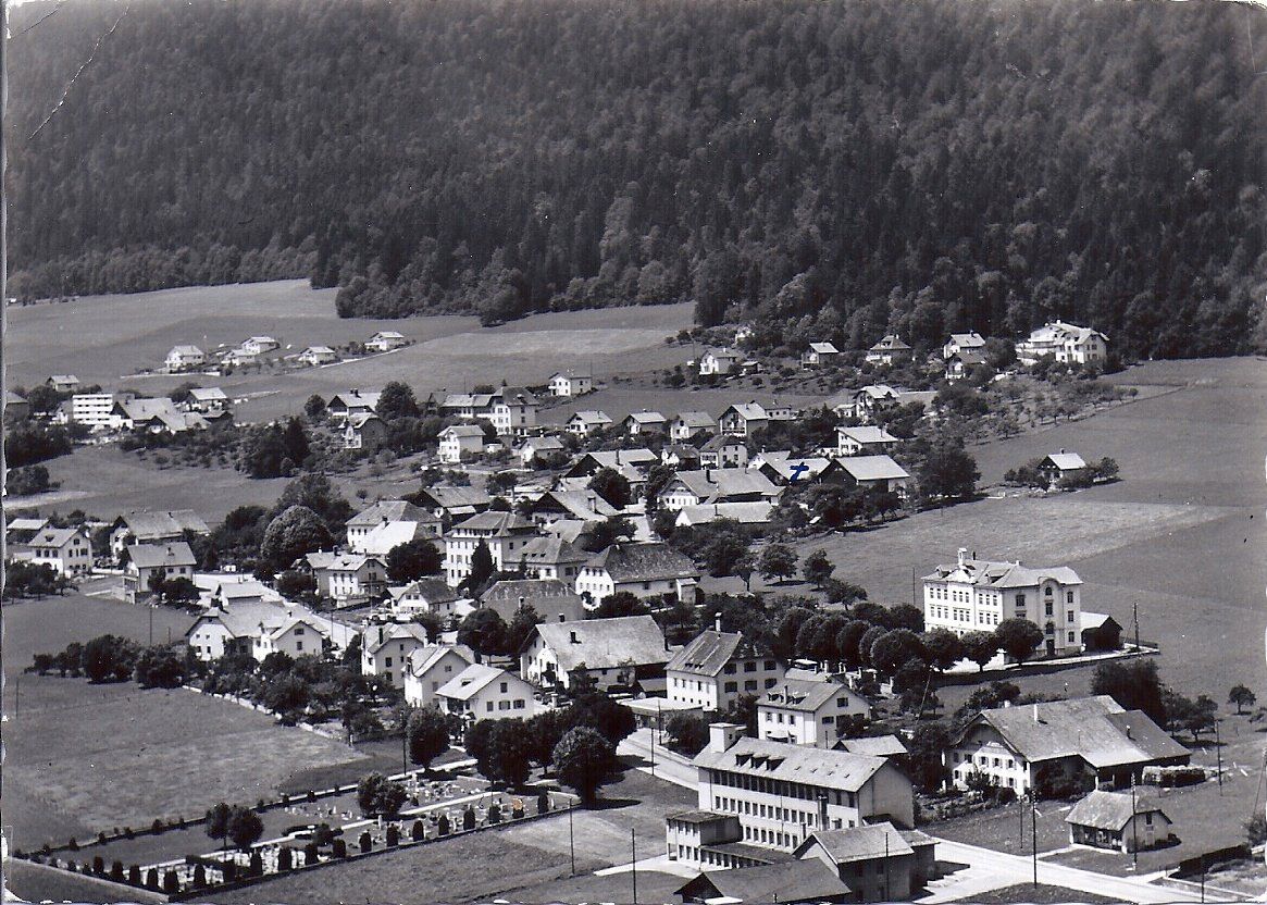 Cartoline postali: CHEZARD, partie du village – Usato da Les Verrières venduto da Scampi0