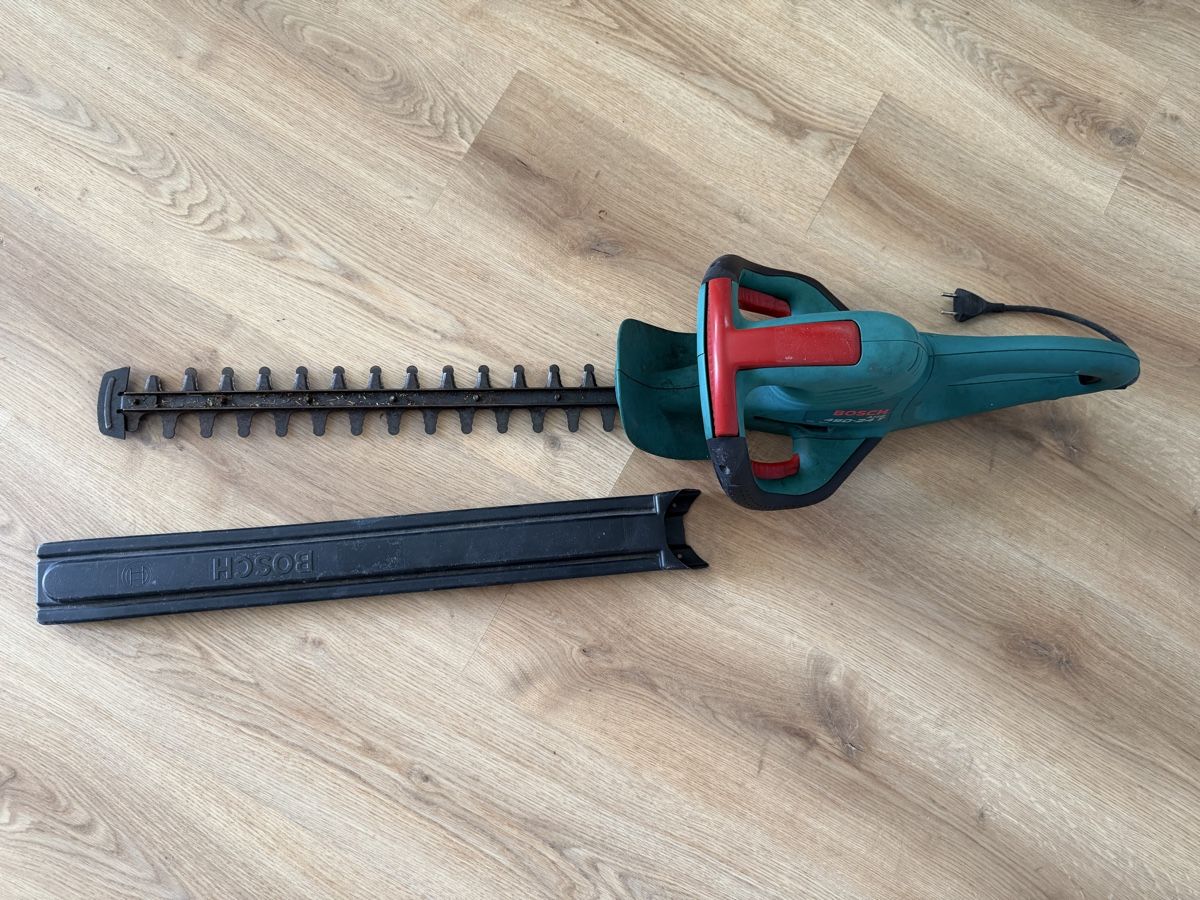 Bosch Tous les outils: Elektrische Heckenschere – D'occasion à Niederrohrdorf par Grossadmiral 2